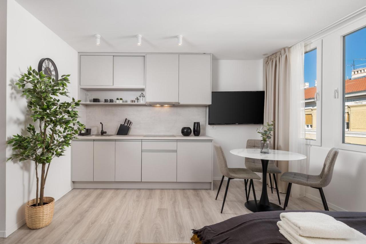 Apartments Penkala Риека Экстерьер фото